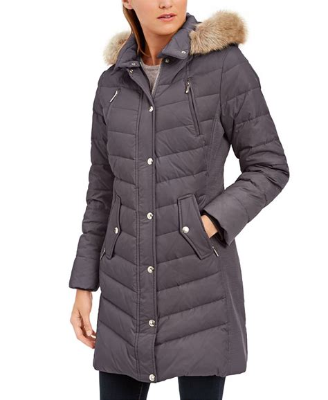 michael kors faux-fur-trim hooded chevron down puffer coat